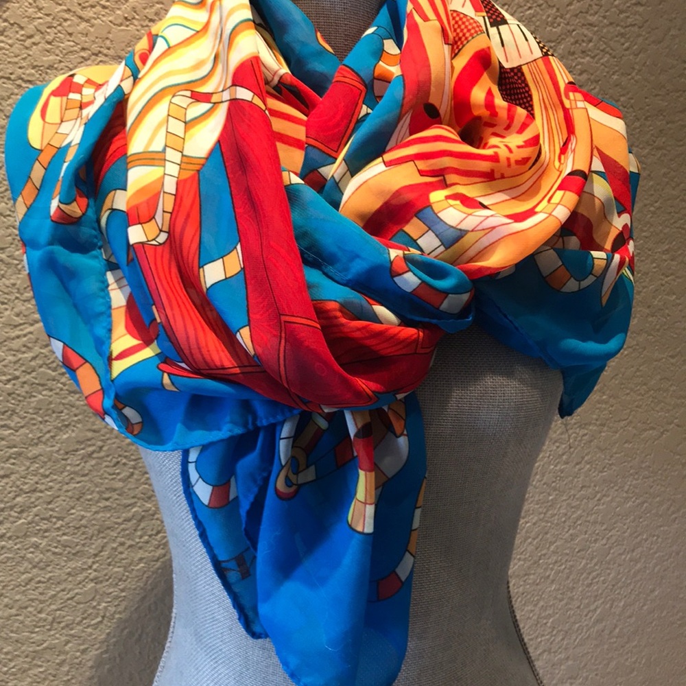 Good Timing Clock Scarf